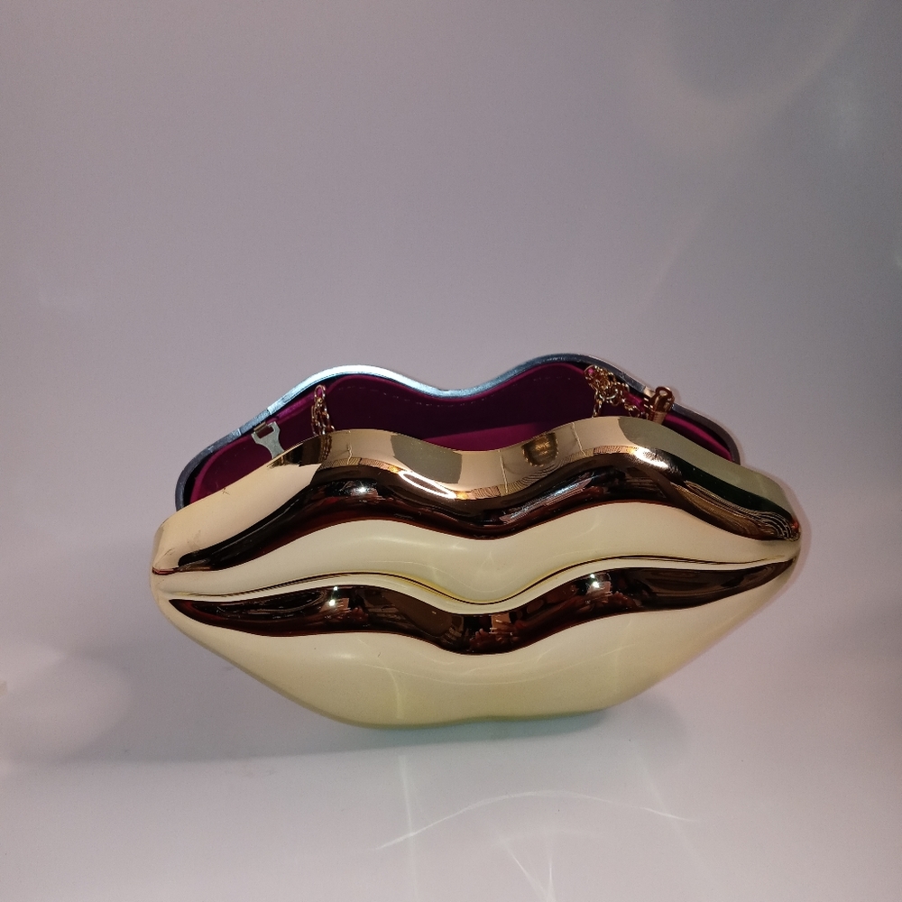 Lip bag